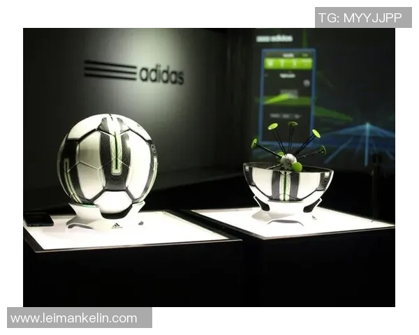 黑色足球裤的时尚魅力与运动性能完美结合让你在球场上尽显风采